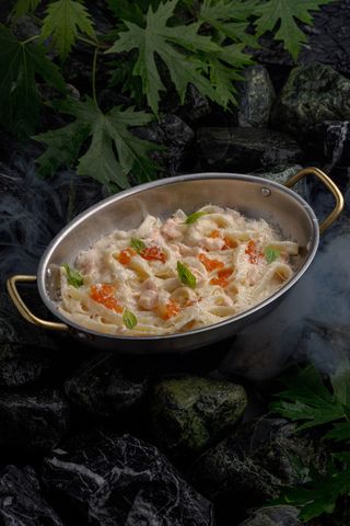 Fettuccine cu somon și icre roșii