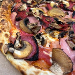 Pizza 4 Estaciones Grande