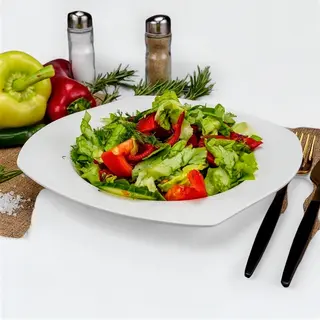 Salată verde cu castraveti si ceapa verde