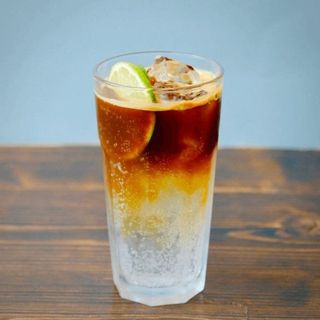 Еспресо-тонік (300 мл)