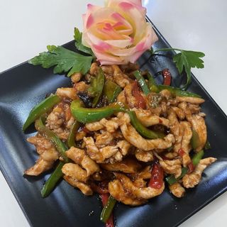 414. Pollo Con Pimientos Y Salsa Touchi