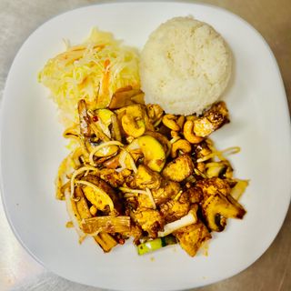 Tofu z orzechami nerkowca