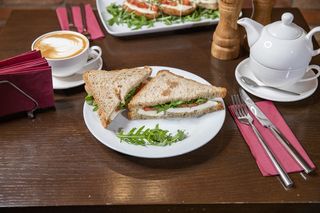 Sandwich cu mozzarella (veg.)