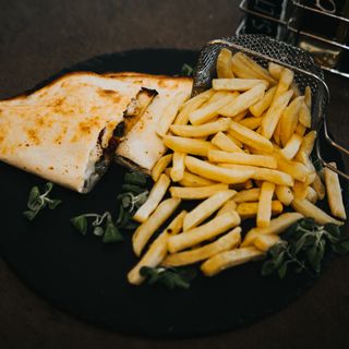 Quesadilla cu piept de pui și ciuperci 