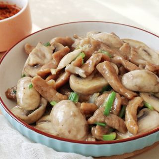 Cerdo con champiñones