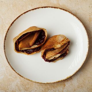 Palačinka sa džemom od malina