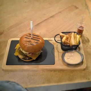 Телешки бургер