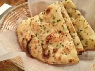 Garlic naan