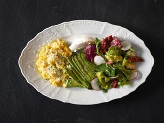 Скрембл з авокадо та салатом (275г)