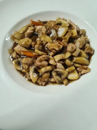 Pollo Salteado Champiñones