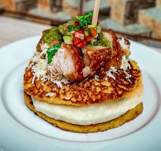 CACHAPA CON CHICHARRON