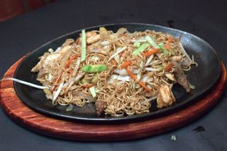 96. Tallarines Cantones A La Plancha