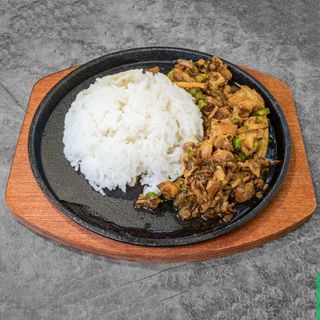 Arroz con Carne Adobada en Salsa de Soja