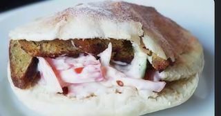 67. 1. Panino falafel - normale