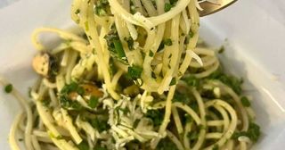 Макарони з шпинатним соусом та Пармезаном (300г)