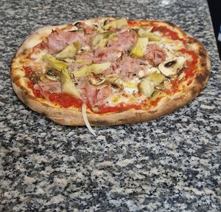 Pizza quattro stagioni