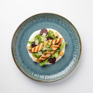 Pileća salata s dresingom