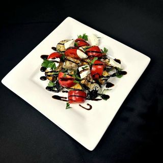 Салат з баклажанами та соусом Бальзамік (300г)