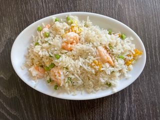 16 Riso saltato con gamberi