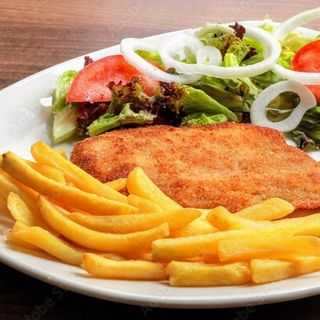 Plato Combinado De Pollo Empanado o plancha