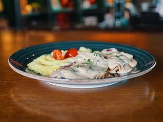 Piletina u saltinboka sosu