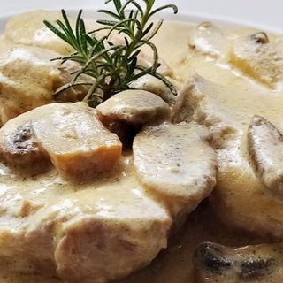 Solomillo en salsa champiñones 