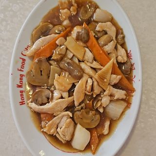 Pollo Con Champiñones Y Brotes De Bambú