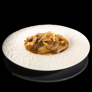 84. Manzo bambù e funghi