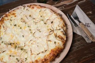 Pizza Cebolla Y Mozzarella (Grande)