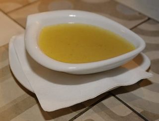 Teleća čorba sa lepinjom