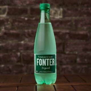 Agua con gas plastico