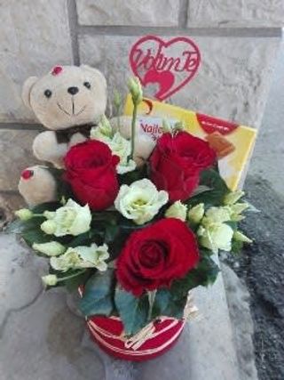 Box cveća sa medom i čokoladom