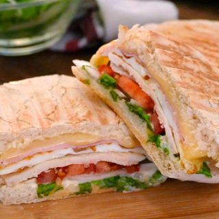 Campero de filete de pollo empanado con Gamba y Queso