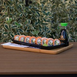 Покрита ролка със Скариди и Сьомга (8бр 240г)