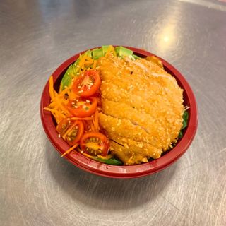 1. Ensalada de pollo crispy