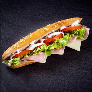 Sandwich cu sunca si cascaval