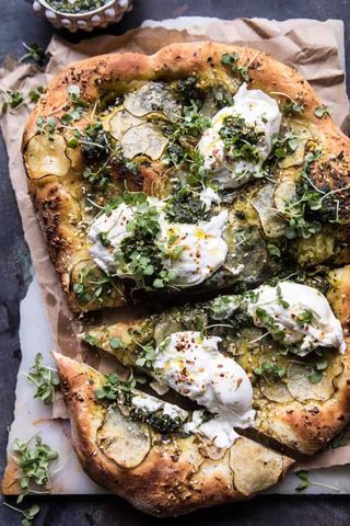 Pizza burrata pesto