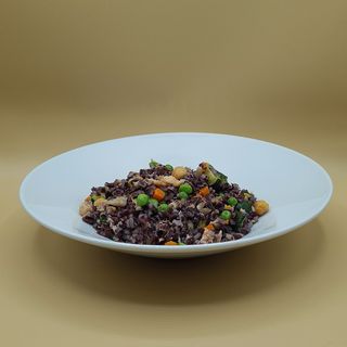 Insalata di Riso Nero Integrale al Salmone*