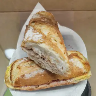 Bocadillo Frío De Atún