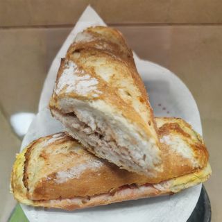 Bocadillo Frío De Atún