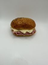 Medianoche Con Mantequilla, Jamón York Y Queso