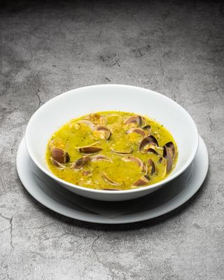 Almejas en Salsa Verde