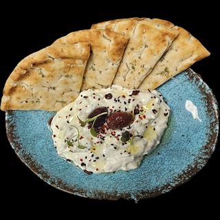 PAN PITA CON SALSA TZATZIKI 