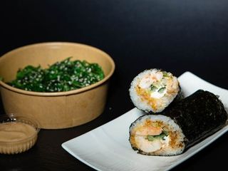 Комбо Хенд-рол з креветкою маринованою+Хіяші вакаме з горіховим соусом (520g)