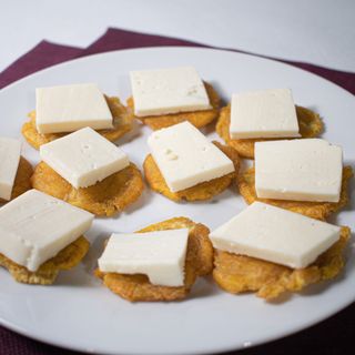 Patacones Con Queso