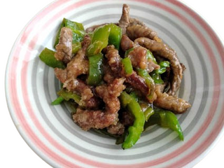 Ternera con pimientos verdes