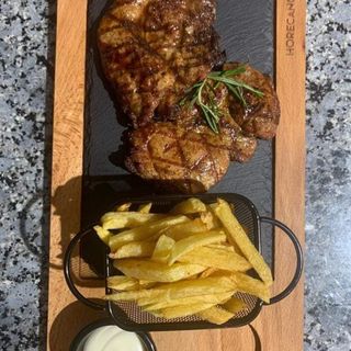 Meniu Ceafă de porc la grătar