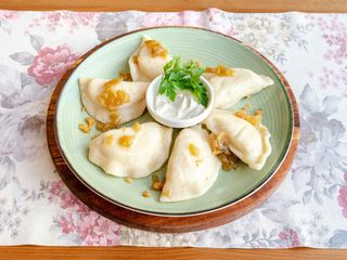 z pieczarkami i mieszanką serów (Półtorej porcji 9 sztuk)