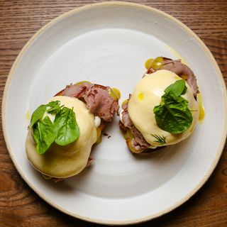 Бенедикт з яловичиною