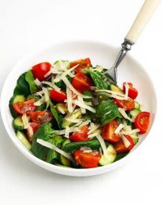 Салат из шпината с пармезаном 